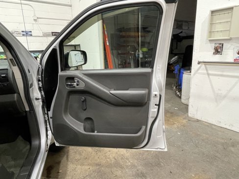 Used 2009 Nissan Frontier XE w/ XE Preferred Pkg image 17