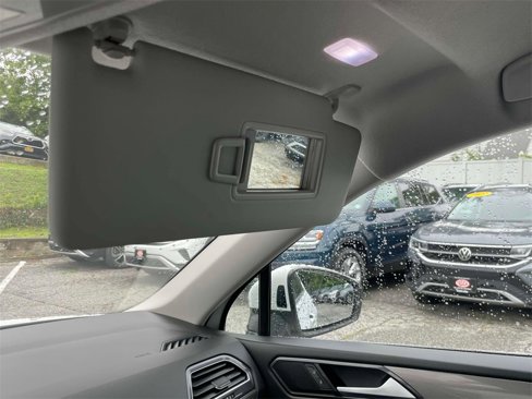 Certified 2022 Volkswagen Tiguan SE image 30