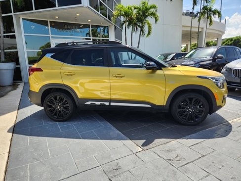 Used 2022 Kia Seltos Nightfall Edition image 6