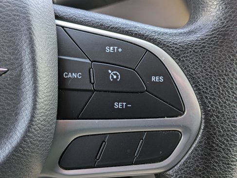 Used 2020 Chrysler Voyager Lxi image 21