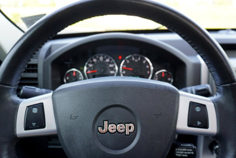 Used 2010 Jeep Liberty Limited w/ Tire & Wheel Group image 22