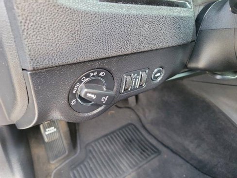 Used 2015 Chrysler 300 S image 21