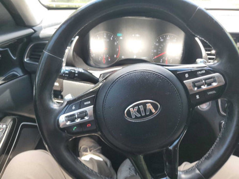 Used 2017 Kia Cadenza Limited image 25