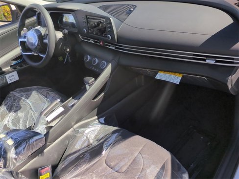 New 2025 Hyundai Elantra SE image 26