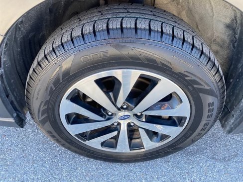 Used 2022 Subaru Outback Premium image 7