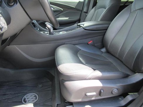Used 2019 Buick Envision Essence image 16
