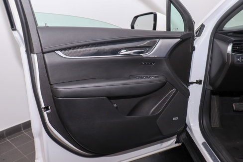 Used 2022 Cadillac XT6 Sport w/ Technology Package image 9
