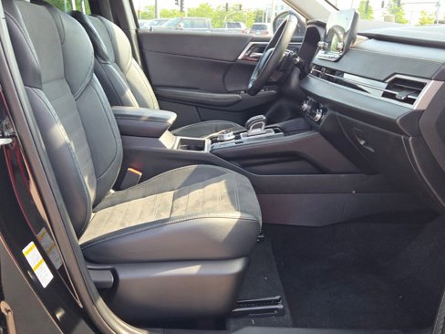 Used 2023 Mitsubishi Outlander SE image 5