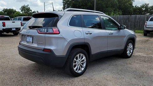 Used 2019 Jeep Cherokee Latitude w/ Popular Appearance Group image 8
