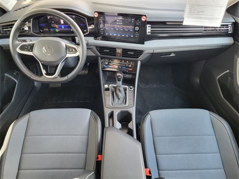 Used 2025 Volkswagen Jetta SE image 19
