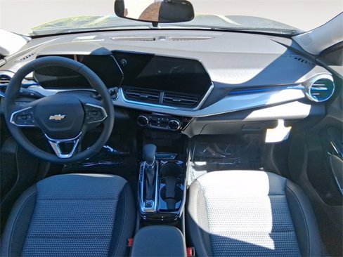 New 2025 Chevrolet Trax LT w/ Driver Confidence Package image 11