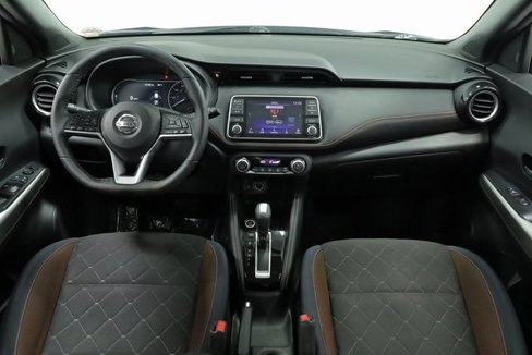 Used 2018 Nissan Kicks SR image 9