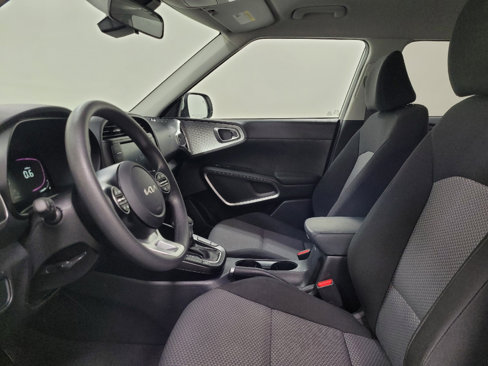 Used 2023 Kia Soul LX w/ LX Technology Package image 17