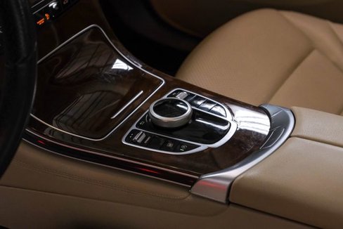 Used 2017 Mercedes-Benz GLC 300 w/ Premium 1 Package image 25