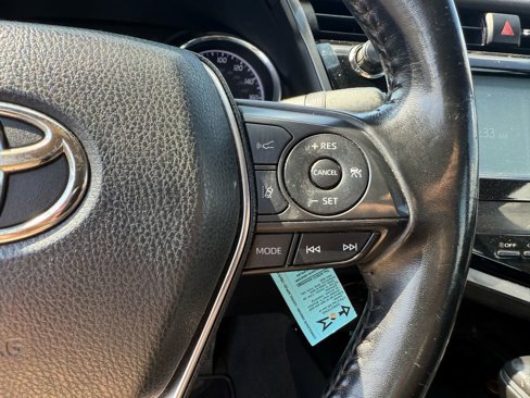 Used 2019 Toyota Camry SE image 11