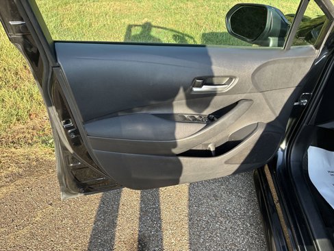 Used 2021 Toyota Corolla LE image 18