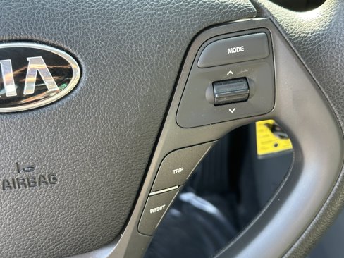 Used 2017 Kia Forte LX image 25