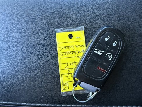 Used 2019 Jeep Cherokee Limited w/ Luxury Group image 17