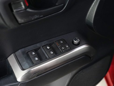 Used 2016 Toyota Tacoma SR5 image 17