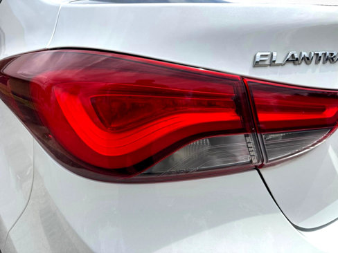 Used 2014 Hyundai Elantra Limited w/ Option Group 03 image 12