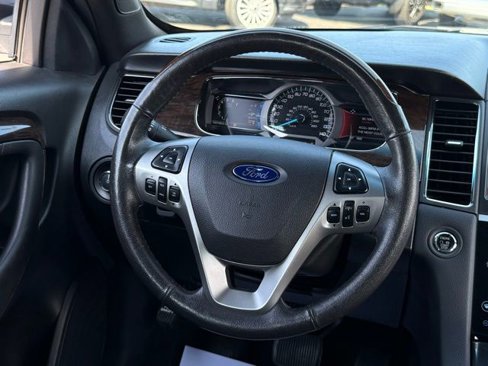 Used 2017 Ford Taurus Limited image 9