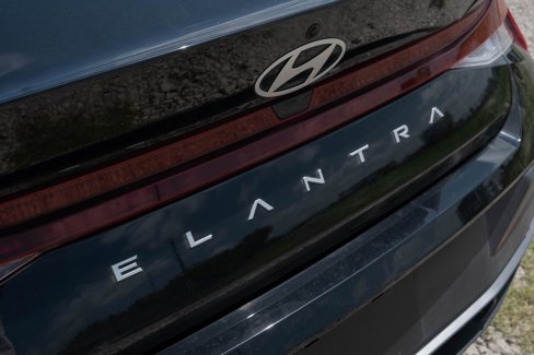 Used 2024 Hyundai Elantra SE image 33
