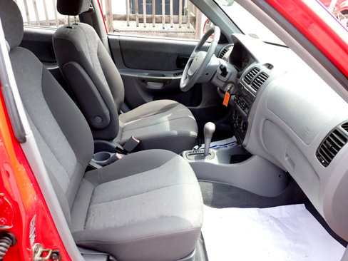 Used 2003 Hyundai Accent GL image 37