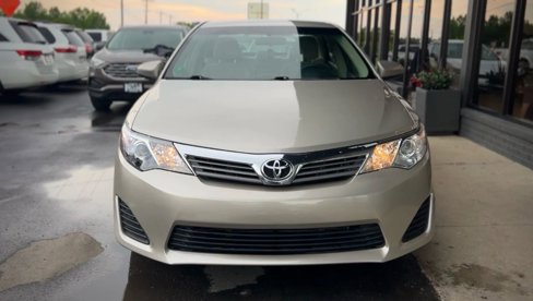 Used 2013 Toyota Camry L image 7