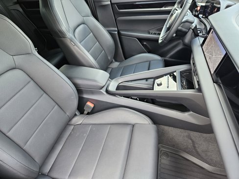 Certified 2024 Porsche Macan 4 Electric image 21
