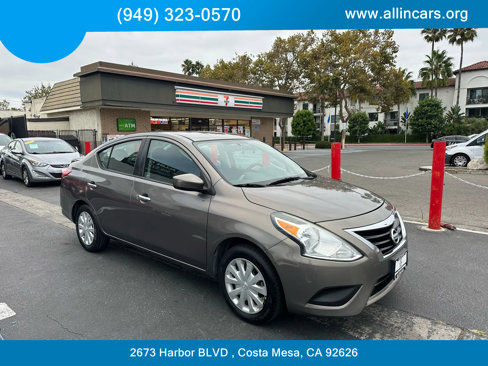 Used 2015 Nissan Versa SV image 3