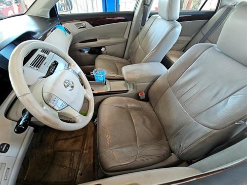 Used 2010 Toyota Avalon XLS image 3
