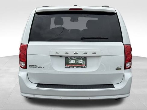 Used 2019 Dodge Grand Caravan SXT w/ Driver Convenience Group image 8