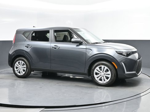 New 2025 Kia Soul LX image 2