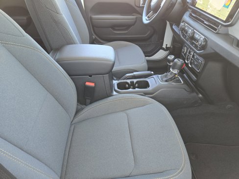 New 2025 Jeep Gladiator Sport image 9