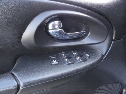 Used 2008 Chevrolet TrailBlazer LT w/ Sun And Sound Package image 11