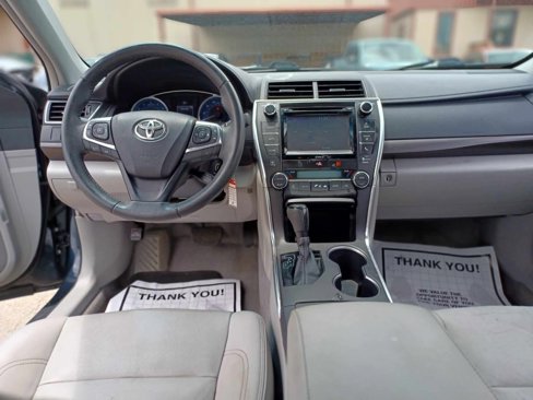 Used 2017 Toyota Camry XLE image 12