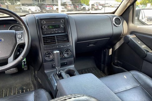 Used 2010 Ford Explorer XLT image 9