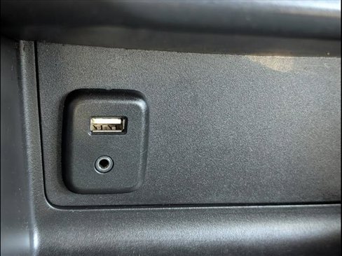 Used 2017 Chevrolet Colorado Z71 image 13
