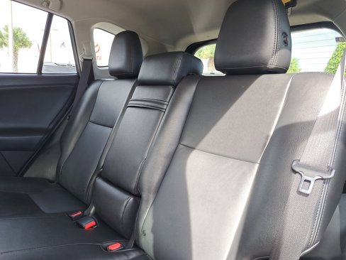 Used 2018 Toyota RAV4 XLE image 9