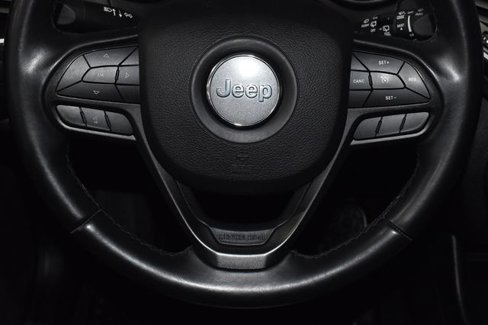 Used 2019 Jeep Cherokee Trailhawk image 23