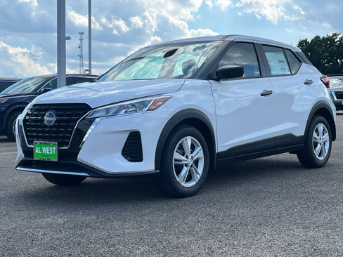 New 2025 Nissan Kicks Play S image 3