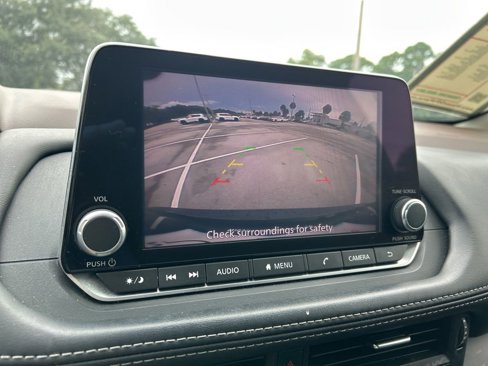 Used 2023 Nissan Rogue S image 26