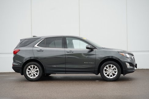 Used 2018 Chevrolet Equinox LT image 2