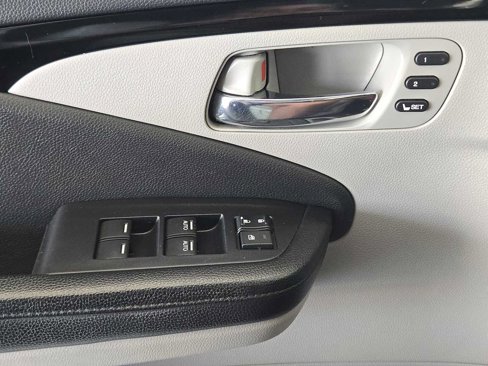 Used 2017 Honda Pilot Touring image 22