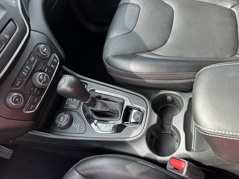 Used 2023 Jeep Cherokee Altitude Lux image 31