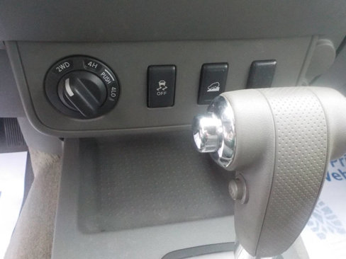 Used 2012 Nissan Frontier SV image 17