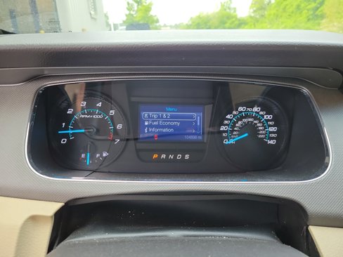 Used 2013 Ford Taurus SE image 30