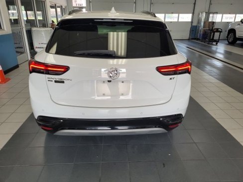 Used 2021 Buick Envision Essence w/ Sport Touring Package image 5