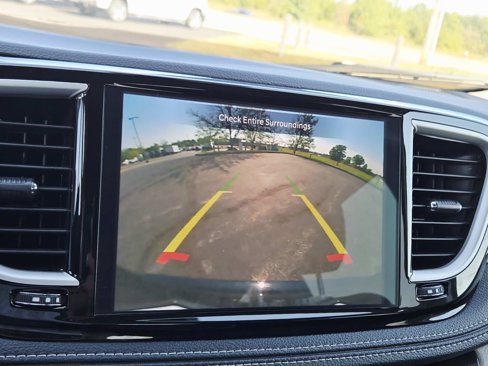 Used 2024 Chrysler Pacifica Touring-L image 31