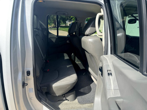 Used 2012 Nissan Frontier SL image 20